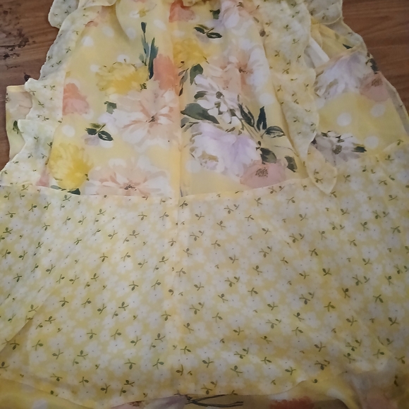 Floral Yellow Ruffle Top - Picture 2 of 3